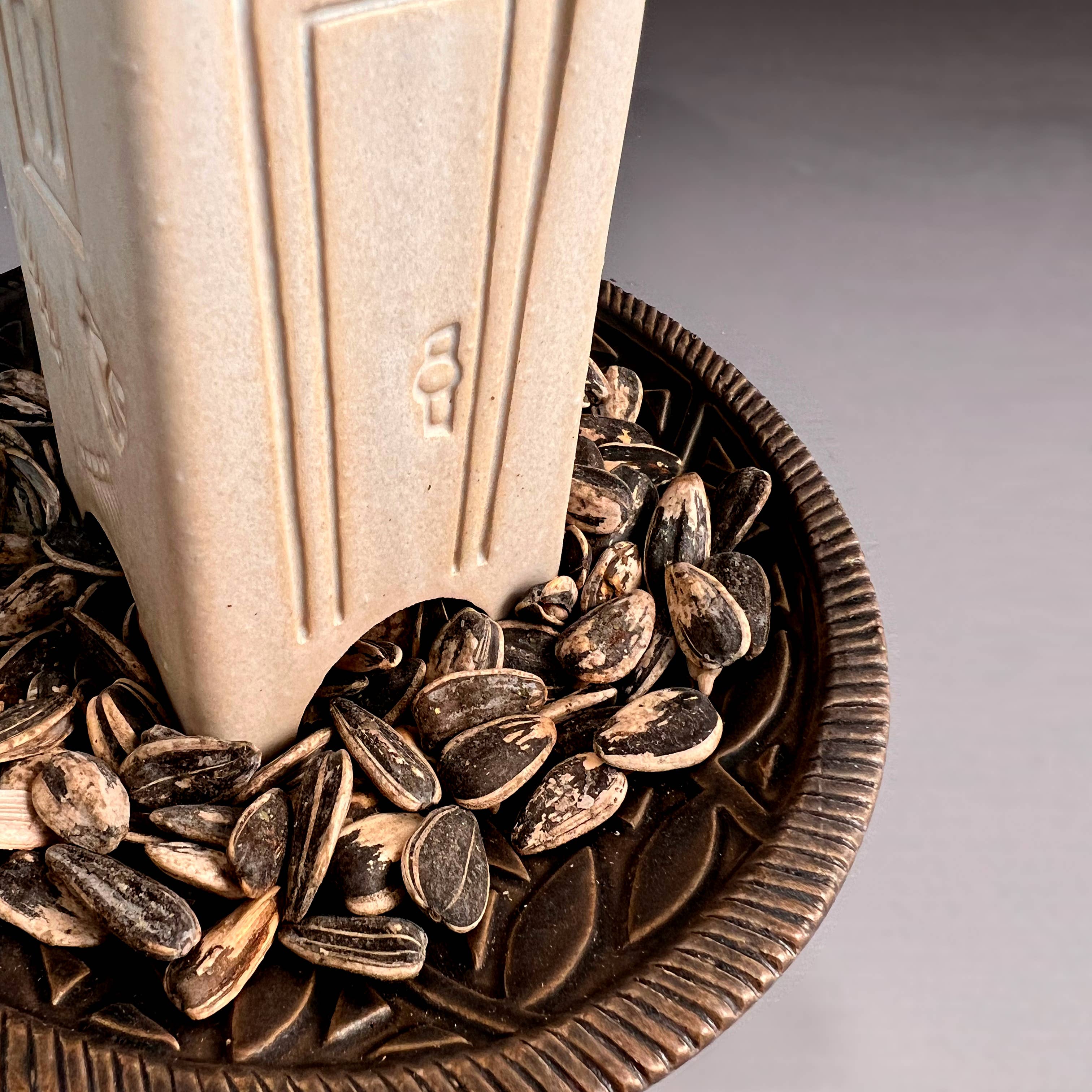 HBF-House Bird Feeder